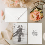 Faux Vellum Foto wordt gelukkig ooit na het huweli Kaart<br><div class="desc">Unieke trouwuitnodigingsontwerp met je eigen foto,  trouwdetails en de woorden die je graag volgt in een uniek script,  omcirkeld door eenvoudige laurelbladeren aan de achterkant van de kaart. Volledig aanpasbaar.</div>