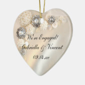 Faux White Pearl and Diamond Button Verloving Keramisch Ornament (Links)