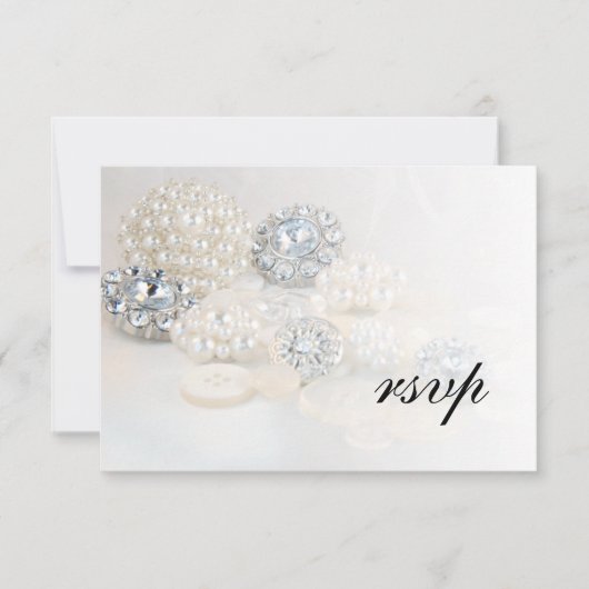 Faux White Pearl and Diamond Buttonnen Wedding RSVP Kaartje (Voorkant)