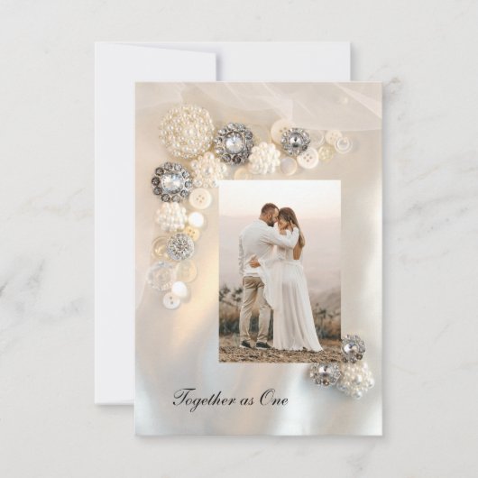 Faux White Pearl and Diamond Buttonnen Wedding Save The Date (Voorkant)