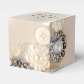 Faux White Pearls and Diamond Buttonnen Wedding Bedankdoosjes (Voorkant Zijde)