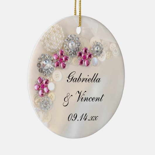 Faux White Pearls and Pink Diamond Buttonnen Weddi Keramisch Ornament (Rechts)