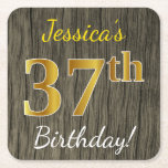 Faux Wood, Faux Gold 37th Birthday   Eigen naam Kartonnen Onderzetters<br><div class="desc">Dit eenvoudige papieren onderzetter is voorzien van een bericht als "Jessica's 37th Birthday!", met de "37th" met een faux/imitatie gouden kleur op een achtergrond met een bijtend faux-houtuiterlijk. De naam kan worden aangepast. Een gepersonaliseerd papieren onderzetter als deze zou misschien op een verjaardagsfeestje kunnen worden gebruikt voor iemand die zijn...</div>