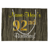 Faux Wood Kijk, Faux Gold 92nd Birthday + Name Large Cadeautasje (Achterkant)