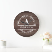 Faux Wood Rustic Wreater Family Name Monogram Grote Klok (Huis)