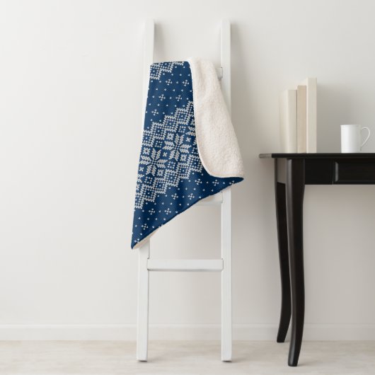 Faux Wool Knitting Pattern Blue and White Sherpa Deken (In situ)