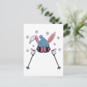 Faux yarn skiing rabbit winter humor briefkaart (Staand voorkant)