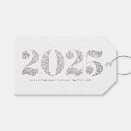 Faux Zilveren Glitter 2024 Typografie Gelukkig Nie Cadeaulabel (Voorkant (Horizontaal))