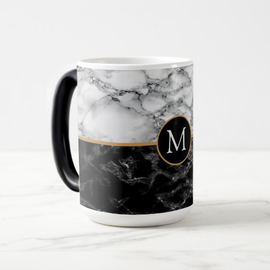 Faux Zwart Wit Marmeren Koffie Mok Custom Letter (Voorkant links)
