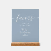 Favor Dusty Blau Elegante Moderne Schrift Acryl Bord (Voorkant)