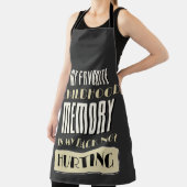 Favoriete kindertijd-geheugen is mijn achterste ni schort (Insitu)