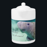 Favoriete mana-tea? Earl Grey natuurlijk! Manatee Theepot<br><div class="desc">Mana-theepot voor je favoriete thee - die natuurlijk Earl Grey moet zijn ter ere van onze geliefde lamantijnen! Dit is mijn digitale kunstontwerp. Ik doneer 10% van de omzet van al mijn manatee-thema items aan Save the Manatee Club. 🩵</div>