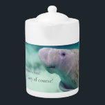 Favoriete mana-tea? Earl Grey natuurlijk! Manatee Theepot<br><div class="desc">Mana-theepot voor je favoriete thee - die natuurlijk Earl Grey moet zijn ter ere van onze geliefde lamantijnen! Dit is mijn digitale kunstontwerp. Ik doneer 10% van de omzet van al mijn manatee-thema items aan Save the Manatee Club. 🩵</div>