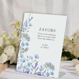 Favorieten Wildflower Periwinkle Floral Wedding Reclamebord Met Voetstuk