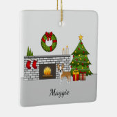 Fawn Boston Terrier in een feestelijke kerstzaal Keramisch Ornament (Rechts)