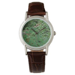 FAWN in Green Heart Leaves — Horloge