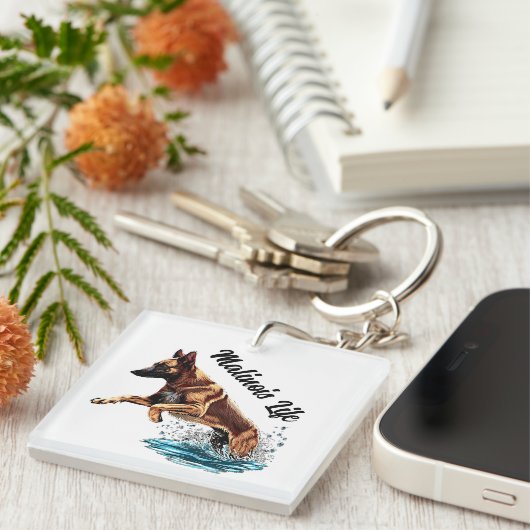 Fawn Malinois in water Sleutelhanger (Voorkant Rechts)