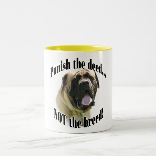 Fawn Mastiff Straf de Deed Mok (Center)