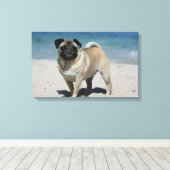 Fawn Pug bij Beach Canvas Afdruk (Insitu (Houten vloer))