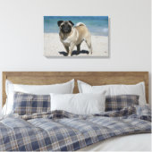 Fawn Pug bij Beach Canvas Afdruk (Insitu (Slaapkamer))