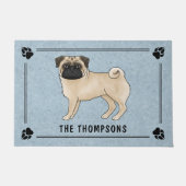 Fawn Pug Dog Schattige Cartoon ontwerp met familie Deurmat (Voorkant)