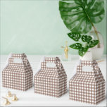 Faye en Lauren Brown Gingham Bedankdoosjes<br><div class="desc">Introductie van onze charmante gingham-ontworpen gunstboxen, de perfecte manier om dankbaarheid uit te drukken voor uw bruiloft, verjaardag of zakelijke evenementengasten. Deze aangepaste gunstboxen zorgen ervoor dat uw gasten zich speciaal voelen en een blijvende indruk achterlaten. Elke gunst doos biedt afmetingen van 4 inch in de breedte, 2, 5 inch...</div>