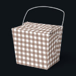 Faye en Lauren Brown Gingham Bedankdoosjes<br><div class="desc">Introductie van onze charmante gingham-ontworpen gunstboxen, de perfecte manier om dankbaarheid uit te drukken voor uw bruiloft, verjaardag of zakelijke evenementengasten. Deze aangepaste gunstboxen zorgen ervoor dat uw gasten zich speciaal voelen en een blijvende indruk achterlaten. Elke gunst doos biedt afmetingen van 4 inch in de breedte, 2, 5 inch...</div>