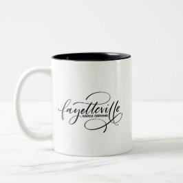 Fayetteville NC Sterke Hand Lettered Tweekleurige Koffiemok
