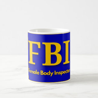 FBI - Vrouw Body Inspector T-Shirt Trucker Hat Koffiemok