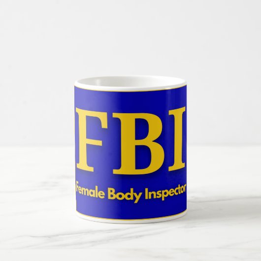 FBI - Vrouw Body Inspector T-Shirt Trucker Hat Koffiemok (Center)