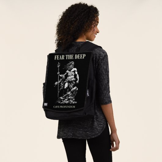 Fear the Deep – Poseidon Mythic Rugtassen (Gedragen)
