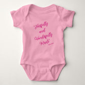 "Fearfully and Wonderfully Made" Bible Verse Romper (Voorkant)
