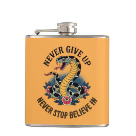 Fearless Spirit: Bold Snake en Rozen artwork Heupfles