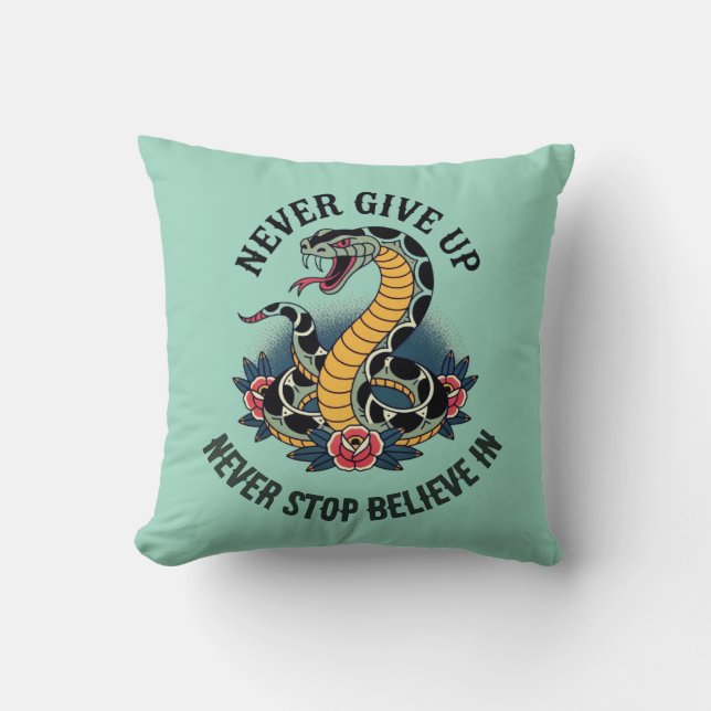 Fearless Spirit: Bold Snake en Rozen artwork Kussen (Voorkant)