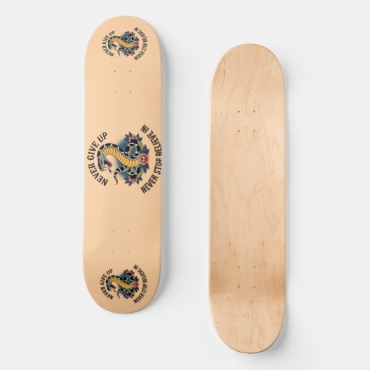 Fearless Spirit: Bold Snake en Rozen artwork Persoonlijk Skateboard (Voorkant)