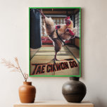 Feathered Fury: Kip Kicking Ponsen Bag Poster<br><div class="desc">Een komisch poster met een cartoon kip met bokshandschoenen,  die energiek een bokszak met vastberadenheid schoppen.</div>