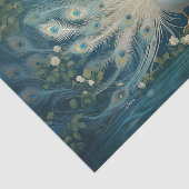 Feathery Peacock Promenade, Elegante witte Peacock Tissuepapier (Detail)