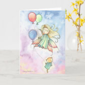 Fee en Kat met de Kaart van de Verjaardag van (Gele Bloem)