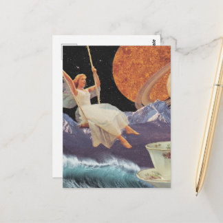 Fee op een schommel boven de oceaan Surrealistisch Briefkaart