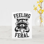 Feeling Feral Raccoon Coffee Cute Funny Trash Pand Kaart (Gele Bloem)