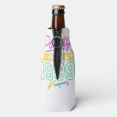Feest Als Het 1999®™ Is – Neon Voltage Flesjeskoeler (Fles Achterkant)