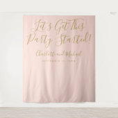 Feest Gestart Script Blush Roze Gouden Foto Prop Wandkleed (Voorkant)