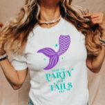 Feest Onze staarten Van Zeemeermin Bachelorette Pa T-shirt<br><div class="desc">Dit is een Party Onze staarten Van Zeemeermin Bachelorette Party T-Shirt!</div>