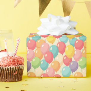 Feestballonnen in verschillende kleuren cadeaupapier