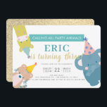 Feestdieren olifant Glitter Boy Kaart<br><div class="desc">Deze schattige uitnodiging die alle feestdieren noemt, kenmerkt partijdieren met petten die een giraffe, een olifant en een tijger zijn op een witte achtergrond die geaccentueerd is met een lichte blauwgroen / turquoise blauwe kleur. Aan de achterzijde is een faux glitter Gold background afgebeeld. Pas het aan uw behoeften aan....</div>