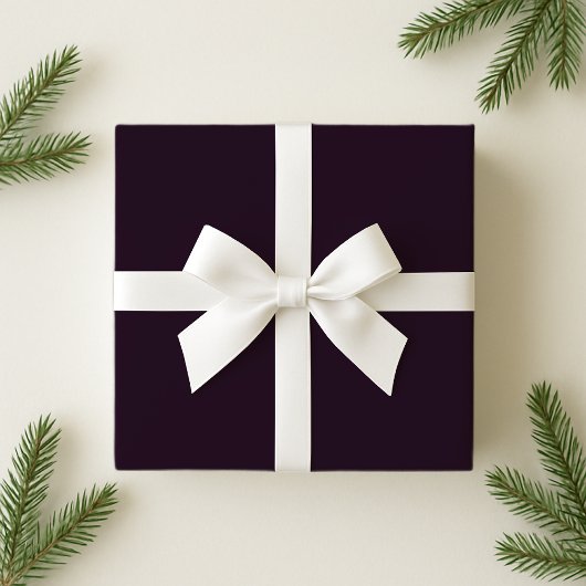 Feestelijk donkerrood paarse cadeaupapier