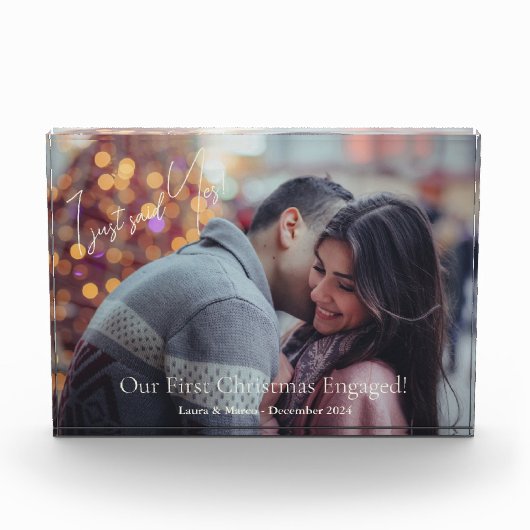 Feestelijk Ons Eerste Kerst Verloving Foto Blok (Voorkant)