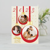 Feestelijk rood Onze eerste Kerstmis 3 fotocollage Folie Feestdagenkaart (Staand Voorkant)