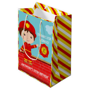 Feestelijk verjaardagsfeestje voor brandweerman medium cadeauzakje