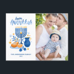 Feestelijke Aquarel Menorah Gelukkig Hanukkah Foto Feestdagenkaart<br><div class="desc">Gelukkig Hanukkah! Stuur Hanukkah-wensen naar familie en vrienden met deze aanpasbare fotokaart. Het bevat aquarelillustraties van Hanukkah-symbolen zoals Hanukkiah of menorah,  sufganiyot,  olijven en dreidel. Personaliseer door namen en een foto toe te voegen.</div>